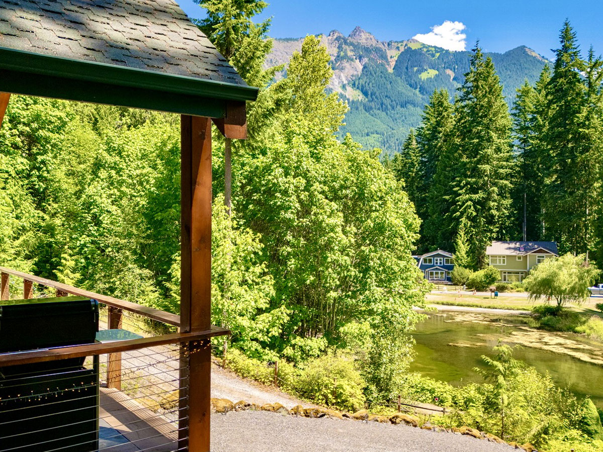 Glacier WA Vacation Rental Mountain View Chalet