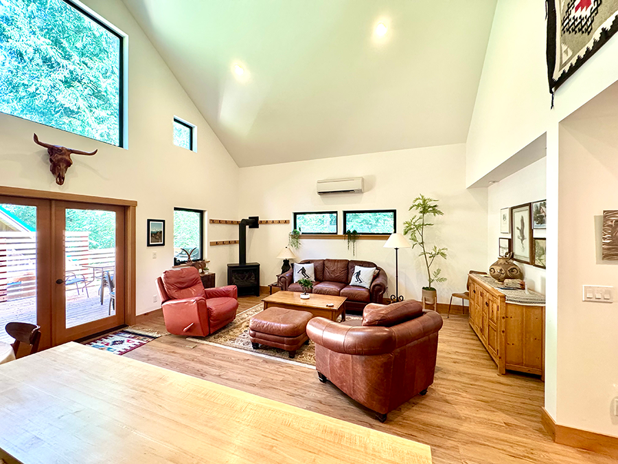 Mt Baker vacation rental sleeps 10